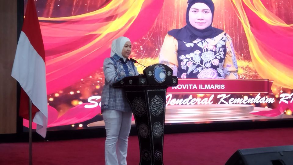 Sekretaris Jenderal Kementerian Hak Asasi Manusia Novita Ilmaris, bahas Sinkronisasi Kelembagaan di Bandung (foto Ist/Sorotistananews.com)