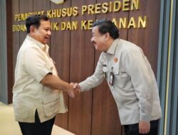 KETIKA POLITIK DAN KEAMANAN BERJALAN MENDAHULUI HUKUM