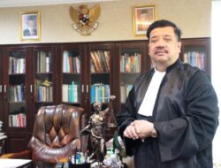 Catatan Akhir Pekan Adi Warman. MENGAWAL MARWAH ADVOKAT.