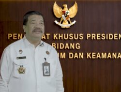 Catatan Akhir Pekan Adi Warman  KPK HARUS BERSIH UNTUK MEMBERSIHKAN