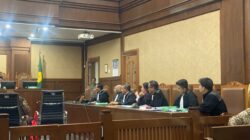 SIDANG PERDANA KUOTA HAJI HINGGA MALAM, ASRUL AZIS TABA LANGSUNG AJUKAN NOTA PERLAWANAN.
